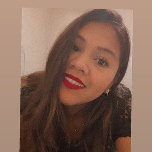 Meet your Posher, Alejandra